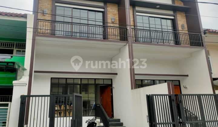 Rumah Minimalis di Jl. Ikan Dekat Sekolah Al Azhar dan LRT