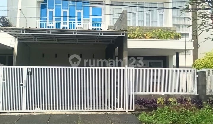 Rumah Mewah di Komplek Perumahan Elit Duren Sawit Jakarta Timur