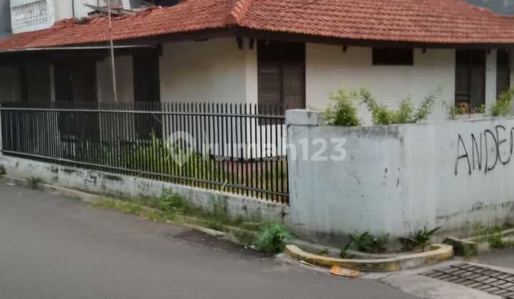 Rumah Hook Hitung Tanah Dalam Komplek Pondok Bambu Jakarta Timur