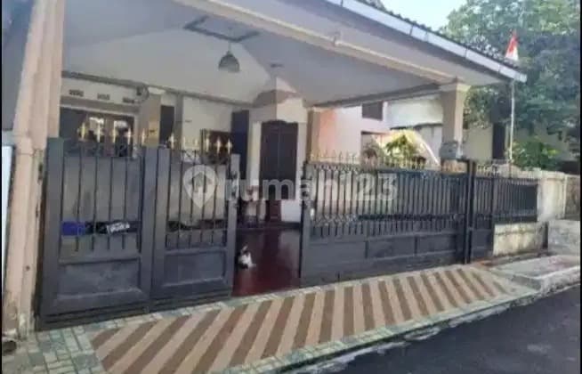 Rumah Bagus Dalam Komplek Perumahan Pondok Kelapa Jakarta Timur