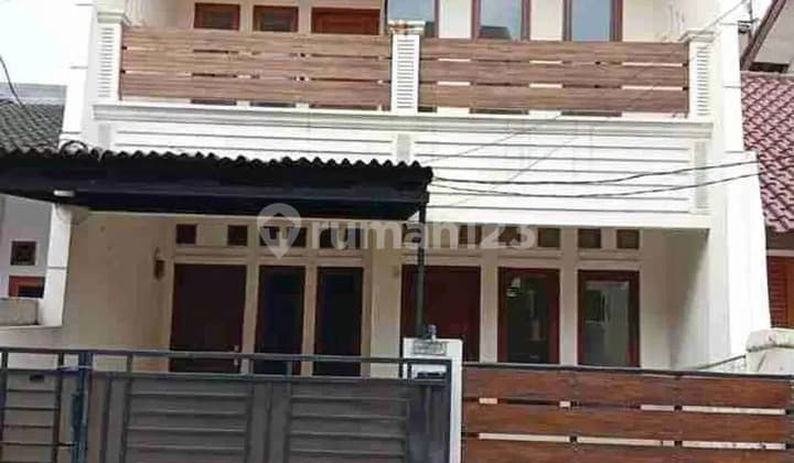 Rumah 2 Lantai Dalam Komplek di Pondok Kelapa Jakarta Timur