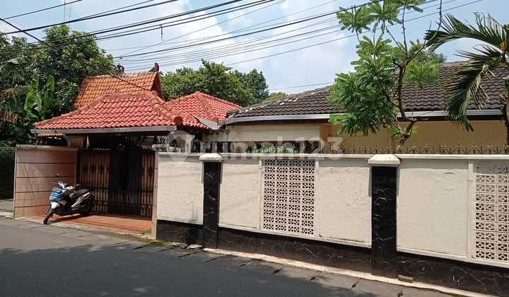 Dijual Rumah Tua Siap Huni di Pancoran Jakarta Selatan