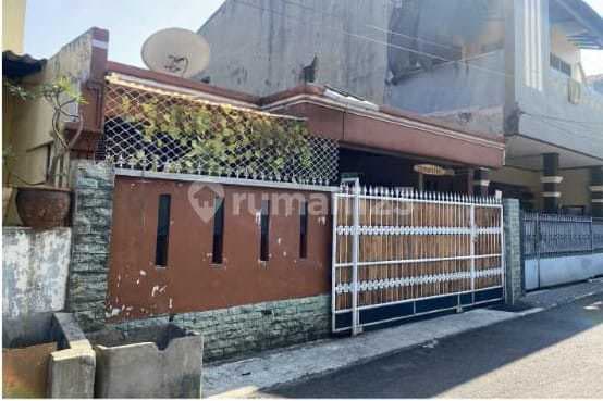 Dijual Rumah Siap Huni Dalam Komplek Pondok Bambu Jakarta Timur