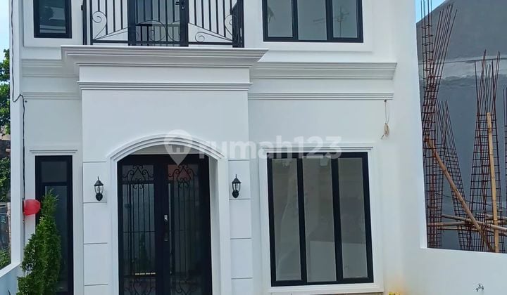 Rumah Classic Modern di Komplek Jatibening Selangkah ke Jakarta
