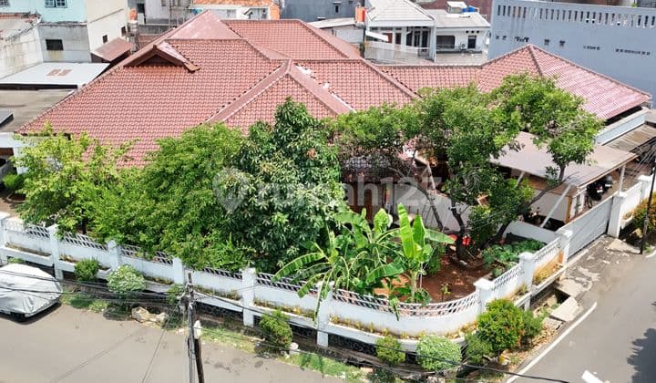 Cheap Land with House Bonus in a Complex in Rawamangun, East Jakarta