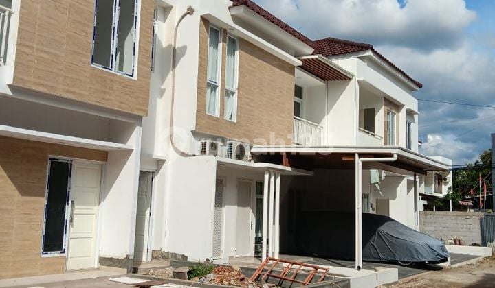 Ready-to-Occupy House, Strategic Location Near Japek Toll Road & LRT Cikunir 1