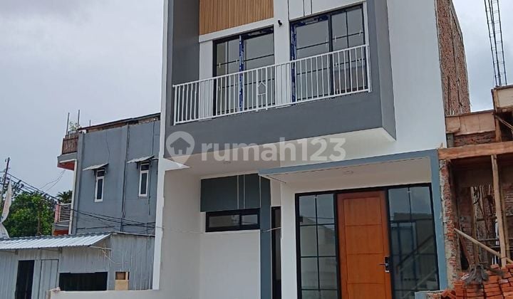 Dijual rumah 2 lantai siap huni dijatibening bekasi