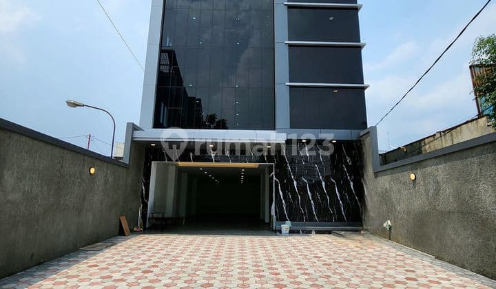 4½-Story Office Building in a Strategic Location in Cawang, East Jakarta