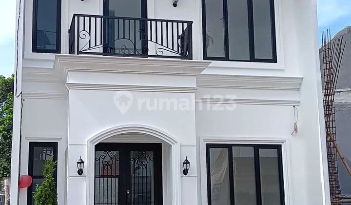 Rumah Classic Modern Selangkah ke Pondok Kelapa Jakarta Timur
