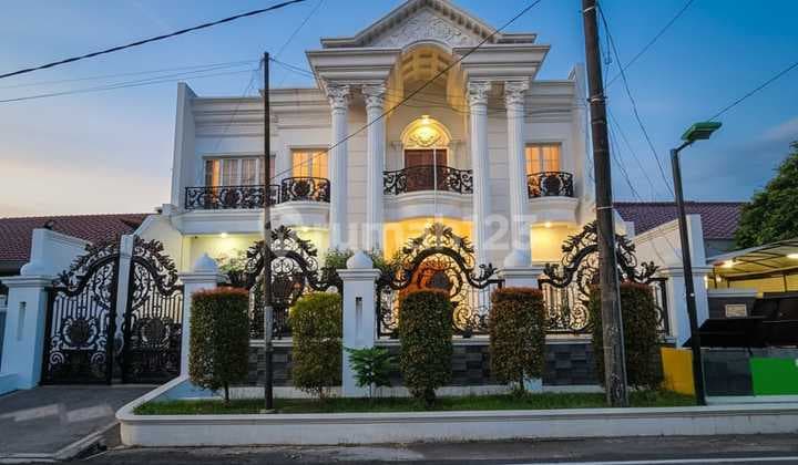 Rumah Mewah di Komplek Billymoon Pondok Kelapa Duren Sawit