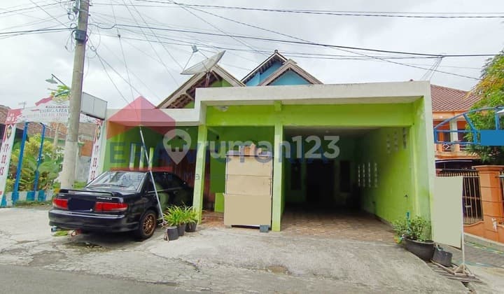 Rumah Jual Siap Huni Lokasi Strategis di Blimbing Dekat Terminal Arjosari, Rs Persada, Sekolah Bina Bangsa. Cocok untuk Dijadikan Rumah Kos Kota Malang