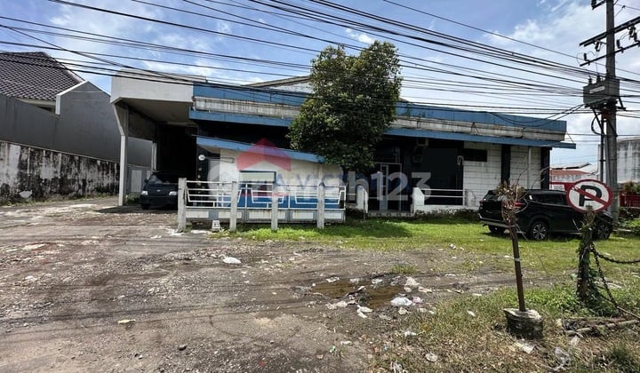Gudang Besar Jual Pinggir Jalan Provinsi Singosari-Malang, Akses Truk Besar, Trailer, Bus