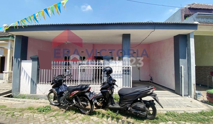 Rumah siap huni di dalam perumahan di Dengkol Singosari, akses cepat ke Bandara ABD Saleh, dekat Pasar Dengkol, cocok untuk hunian keluarga