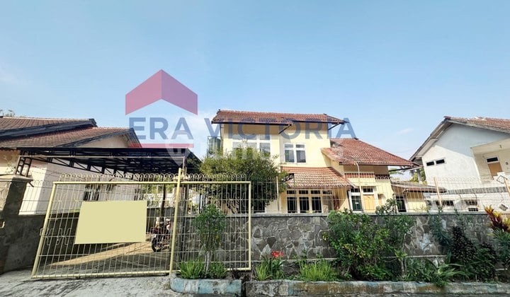 Villa Bagus Harga Menarik di Daerah Songgokerto Batu Lokasi Tenang, Sejuk, View Gunung Panderman Semi Furnish