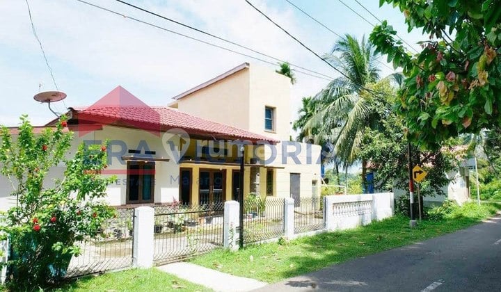 Rumah Jual View Pantai di Padang, Cocok untuk Sebagai Homestay Dekat Pantai Air Manis dan Batu Maling Kundang