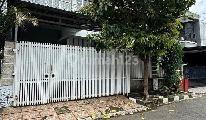 Semi-Furnished House in Rawamangun, East Jakarta