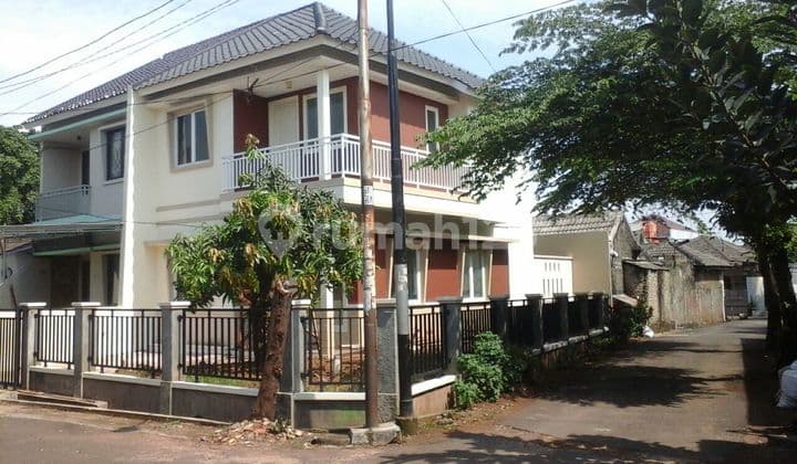 Rumah Baru Hoek Murah Halaman Luas,ciledug Deket Kebon Jeruk, Karang Tengan