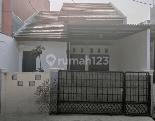 House with Swimming Pool Facilities at Pesona Anggrek Bekasi