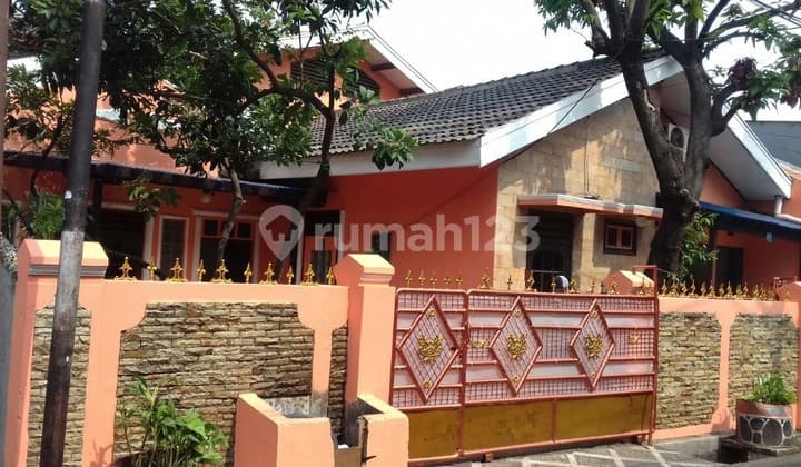 Rumah Cocok untuk Kantor/Usaha di Klender Jakarta Timur