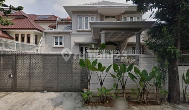 House Near Toll in Kebayoran Baru, South Jakarta