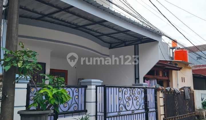 Rumah Lokasi Strategis di Taman Harapan Baru Bekasi