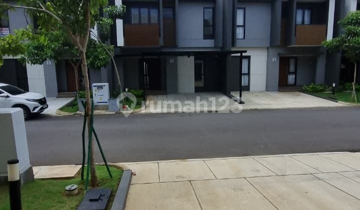 Rumah Baru 2 Lantai ,Cluster Terdepan Lebar 8, Summarecon Crown Gading, Bekasi