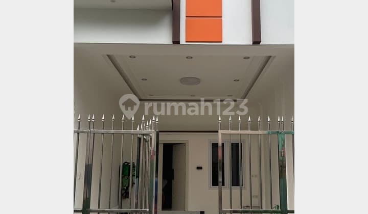 For Sale 2-Story House in Johar Baru, Central Jakarta