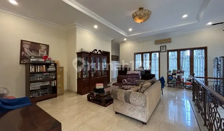 Gudang Peluru House