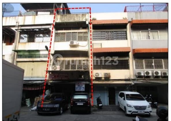 Cheap 4-story shop house on Mangga Dua Raya Street, Pinangsia, Tamansari, West Jakarta