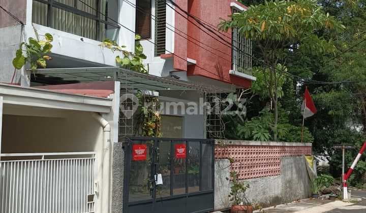 Rumah Murah Bgt 2Lt di Jl Danau Mahalona,Bendungan Hilir,Tanah Abang