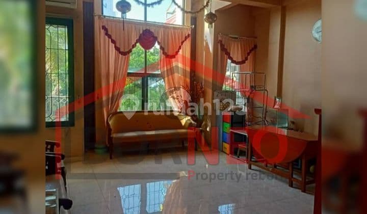 2.5-Story Shop House in Balikpapan City, Main Road Side