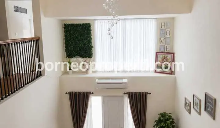 Strategic and Luxurious House for Sale, Comfortable to Live in for a Complete Family