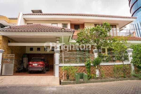 Dijual Rumah Mewah Manyar Kertoardi