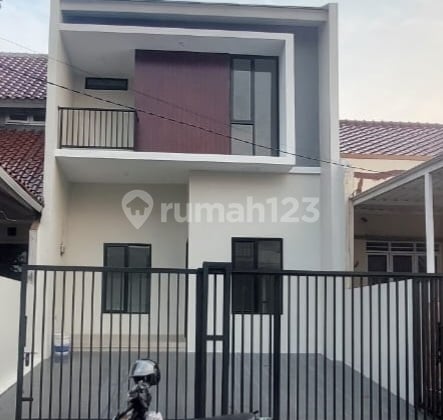 Rumah 2 Lantai Full Renovasi di Gading Serpong