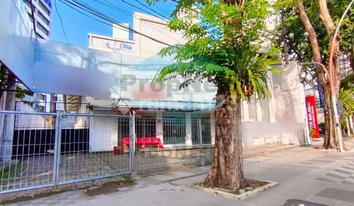 Bangunan dan Ruko 3 Lantai Bagus HGB di Jalan Basuki Rachmat