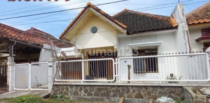 Rumah Bagus SHM di Wisma Mukti Klampis Siap Huni