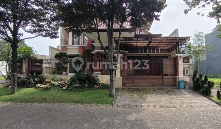 Rumah 2 Lantai Bagus SHM di Perumahan Araya Siap Huni