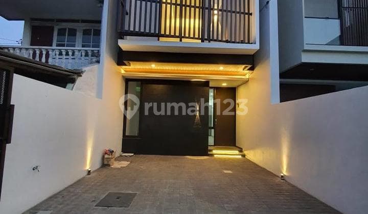 Rumah 2 Lantai Baru Minimalis SHM di Baruk Utara