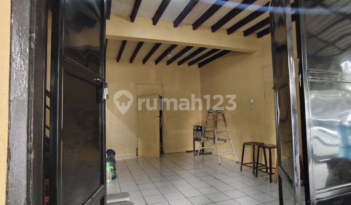 Strategic 2-Story Ruka for Rent in Buah Batu, 178m2