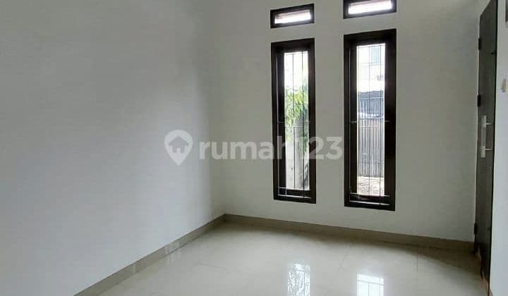 Modern Minimalist House Located in Turangga
