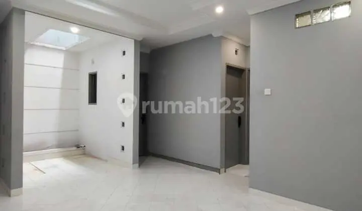 Minimalist 2-Story House in Turangga Area