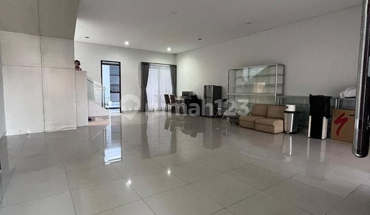 Strategic Business Space for Rent at Pajajaran, 155M2, Ready to Use