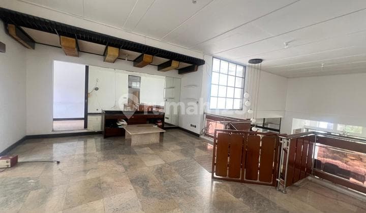 Comfortable Modern House in a Cool Environment in Setiabudi
