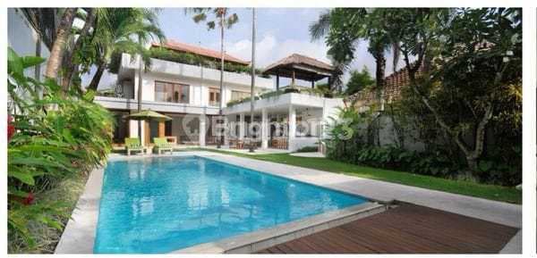 Dijual/Disewakan Villa Strategis Diantara Seminyak dan Canggu