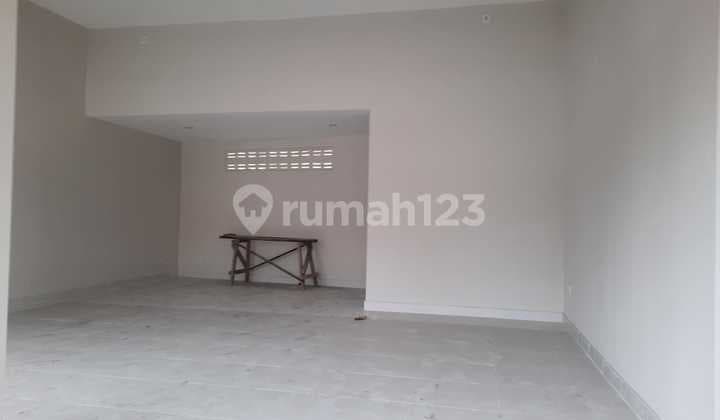 Disewakan - Toko Strategis - Pengubengan Kauh