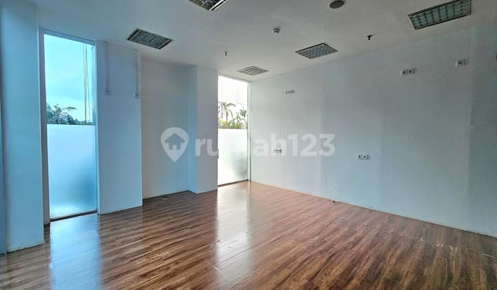 Business Space in Office Area, Suitable for Minimart, Coffee Shop