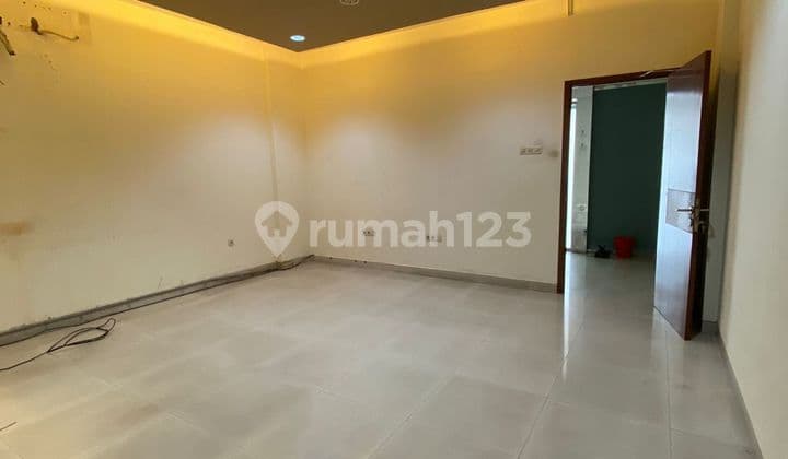 4-Story Shop House in Artha Gading, Suitable for Office
