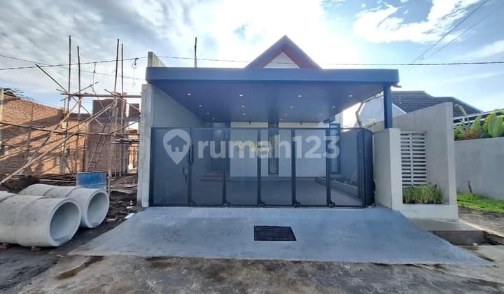Ready-to-Live House with Large Land Near Tolo Exit Jogja Solo