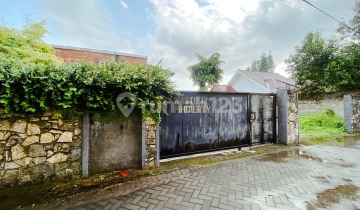 Rumah Asri Luas 701 M² Dekat Jcm, Sinduadi Mlati - Lokasi Strategis!