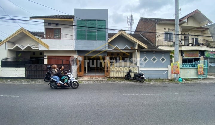 Rumah 2 Lantai Lokasi Premium Dekat Pakuwon Mall Jogja